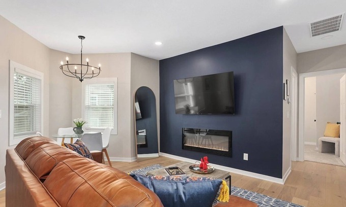 Lee's Summit House | Relax+3 BR+HotTub GameRoom Walk to DT Lee Summit