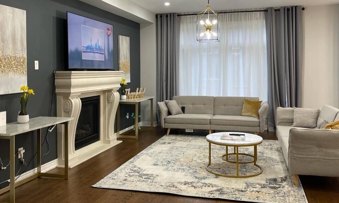 York Regional Municipality House | Relax 3200 Sq 4 Bedrooms with 4 Beds 15 Mins Drive to lake !