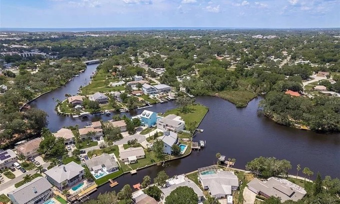 New Port Richey House | Relax all winter in this 3000sqft private family and pet friendly paradise.