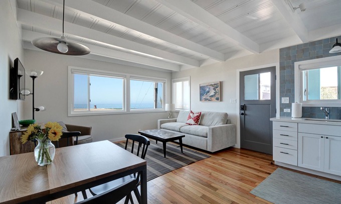 Stinson Beach Apartment | Relax and Enjoy an Oceanfront Getaway at La Paz