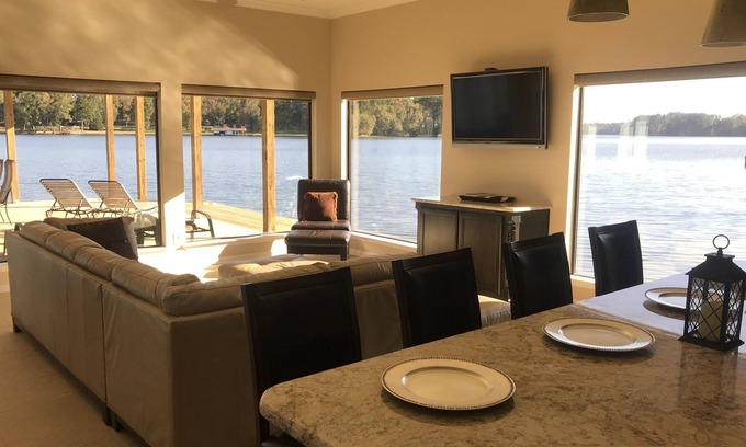 Tyler House | Relax and enjoy the incredible views