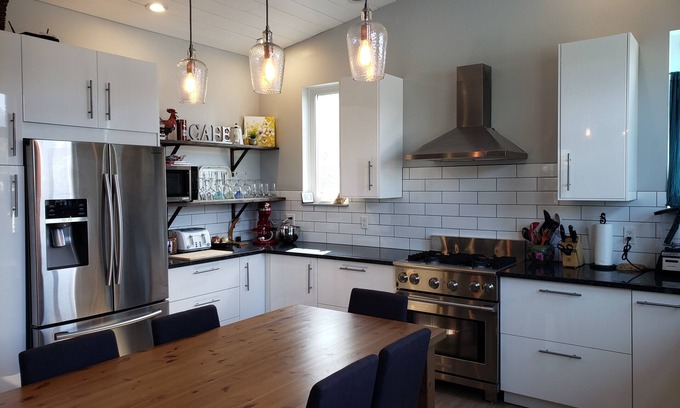 East Kootenay House | Relax and Enjoy the View!