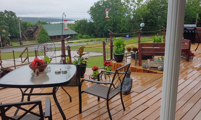 Cookson House | Relax and enjoy this beautiful 3 Bed, 2 Bath home on Oklahoma’s Lake Tenkiller.