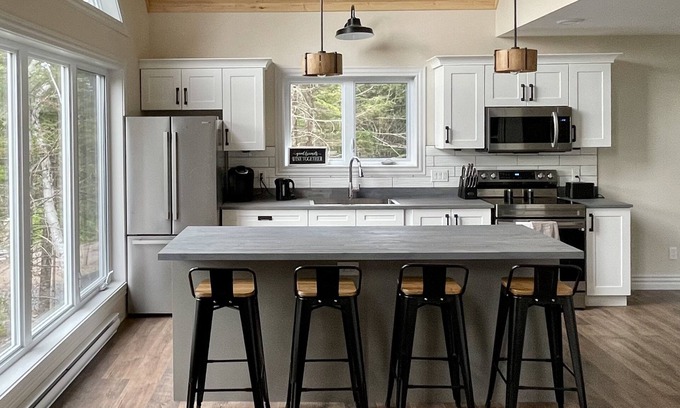 Port Blandford Cottage | Relax and Revitalize at Sprucewood Cottage