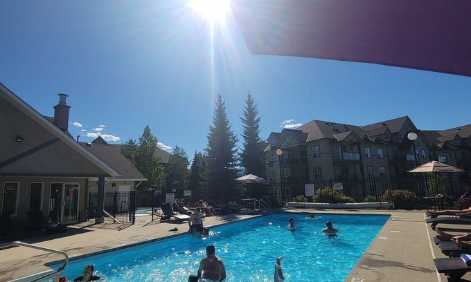 East Kootenay Condo | Relax and Unwind in Our Ground-Floor Retreat at the Peaks in Radium Hot Springs