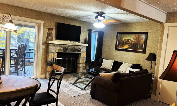 White Haven House | Relax and unwind Townhome in Snow Ridge Village at Jack Frost mtn in the Poconos