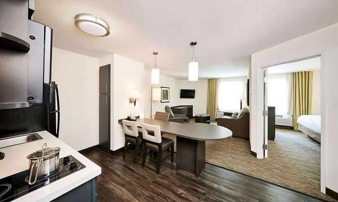 Mount Laurel Hotel | Relax and Recharge! Free Parking, Pets Allowed, Near Lincoln Financial Field