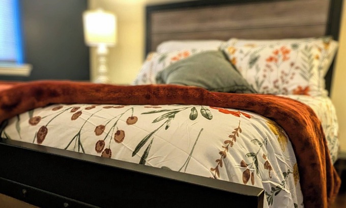 Cumberland Apartment | Relax at a Rustic Oasis- Walk 2 everything! Cyclist Welcomed & Pet friendly!
