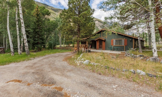 Nathrop Cabin | Relax at Aspen Creek- Private Hot Tub