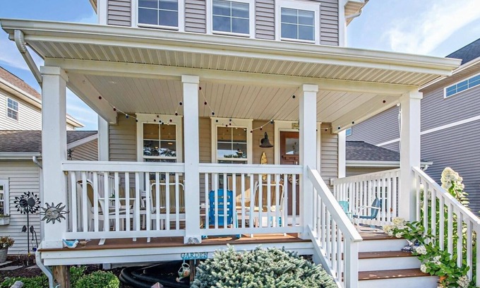 Benton Harbor House | Relax at Beachwood Bliss - Enjoy your Lake Michigan Retreat!