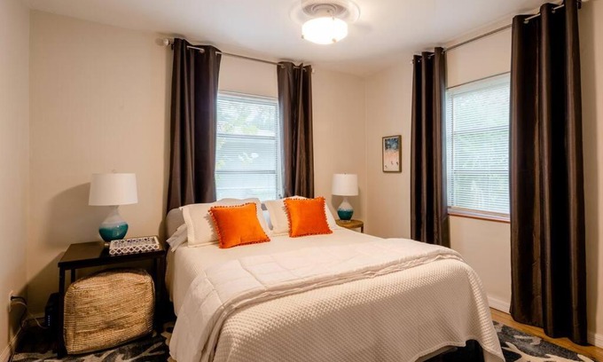 South Westshore House | Relax at Renellie