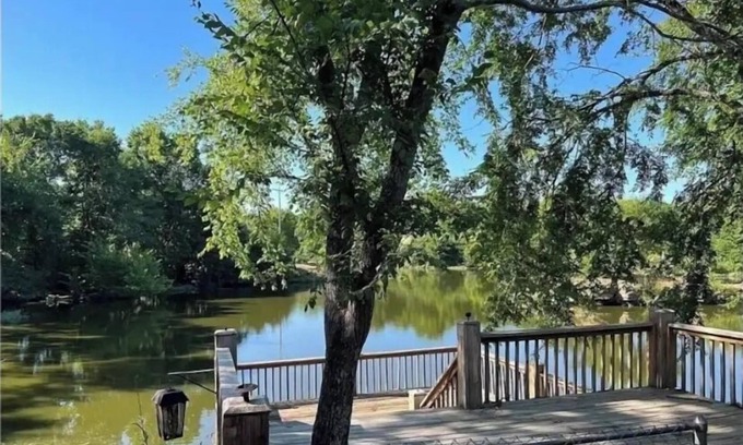 Barling House | Relax at spacious 4 bedroom private lake home in Chaffee Crossing!