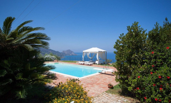 Sant'Ambrogio Villa | Relax at the Swimming Pool by Wonderful Italy