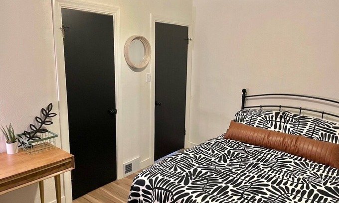 Pekin Apartment | Relax at this peaceful newly renovated unit.