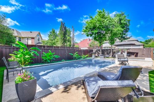 Carriage Hill House | Relax By Pool, Soak in Hot Tub Plano Home