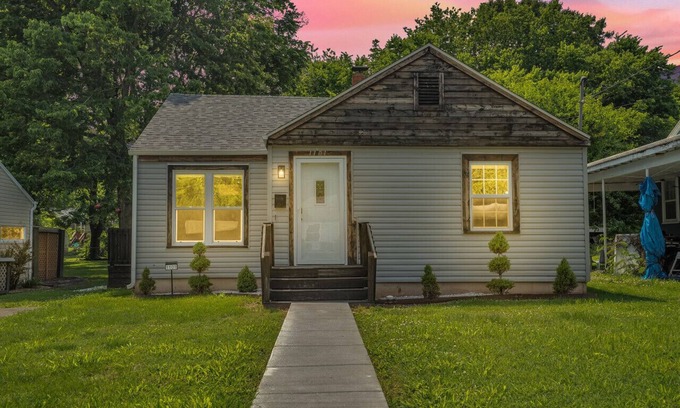 West Central House | Relax & Cool near Fastnight Prk