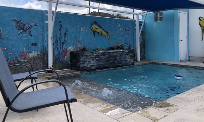 Mission House | Relax & Enjoy in Our Spacious Country Club Estate