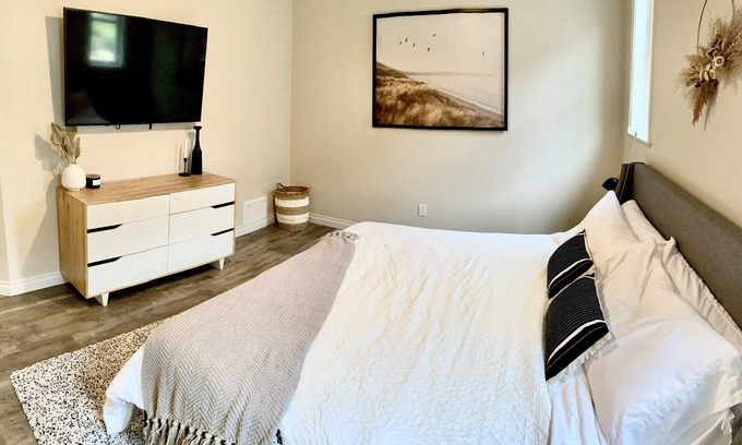 Okanagan-Similkameen House | Relax in Luxury at the Cottages