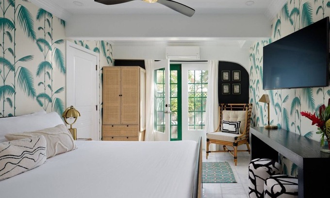 Wailuku Bed & Breakfast | Relax in Mele Suite - Historic Stay