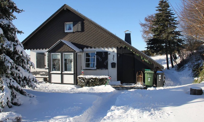 Neuastenberg Ski Chalet | Relax in nature Chalet Eve Neuastenberg