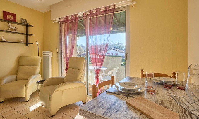 Barbotan-les-Thermes Apartment | Relax in T1 Bis with free fiber in Barbotan