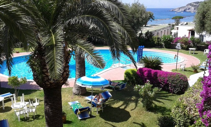 Forio Apartment | relax in the green near the sea and from the center of Forio