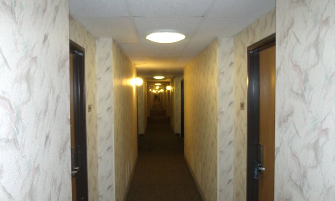 Quad Cities Hotel | Relax Inn