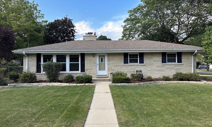 Wauwatosa House | Relax Near Everything in Milwaukee