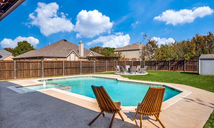 Corinth House | Relax Near Little Elm & Lake Lewisville – Pool, Spa, Game Room & 2 King Beds!