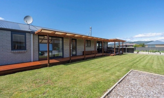 Te Anau House | Relax on Acheron Way