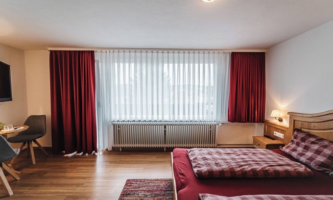 Altglashutten Bed & Breakfast | Relax Pension 01 Feldberg including Breakfast, Dinner, and Hochschwarzwald Card