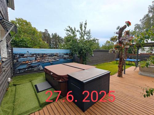 Lantinen District Apartment | Relax & Recharge - a Unique Suite with a Touch of Luxury - Hot Tub and Sauna Inspired Decor #NOT A REAL SAUNA# Easy City Access - direct train 15 min to city