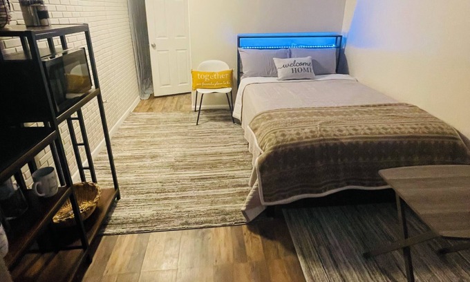 Northeast Philadelphia Apartment | Relax Spot - Private Entry 1bed 1bath Guest Suite w/Private Parking in NE Philly