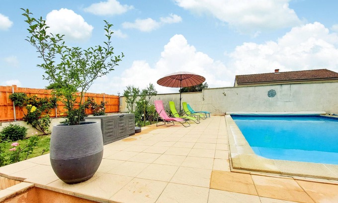 Vitry-en-Charollais House | Relax to the fullest in this beautiful vacation home with pool access.