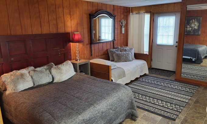 Omaha Other | Relax & unwind surrounded by nature @ Lacey Michele's Castle! n -Pet Friendly!