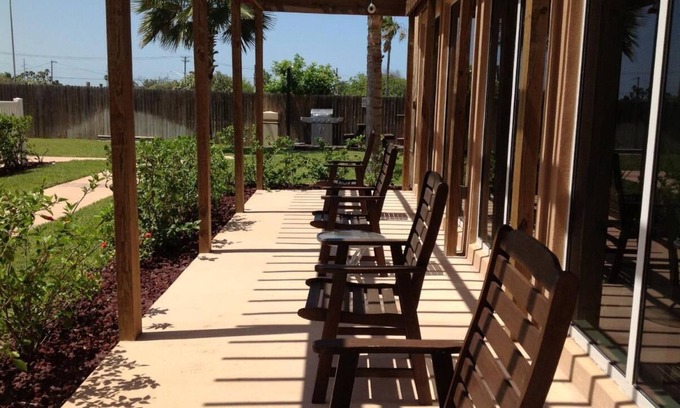 South Padre Island Condo | Relax & Unwind-Snowbird-friendly, short walk to beach, 2 pools, gated community