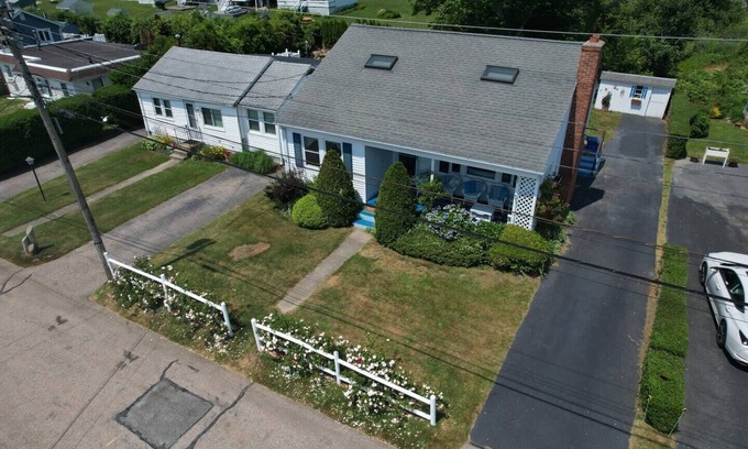 Eastward Look House | Relax with the whole family at this peaceful place to stay