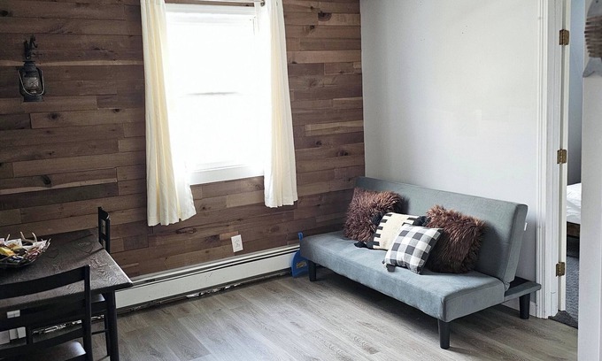 Windsor Apartment | Relax with the whole family at this peaceful place