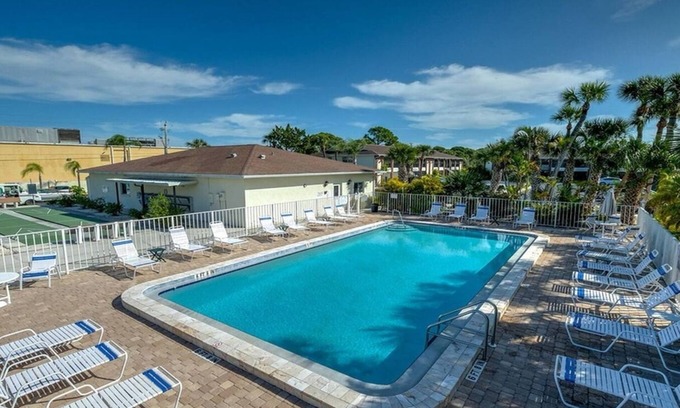 Englewood South Condo | Relax with the whole family at this peaceful place to stay.