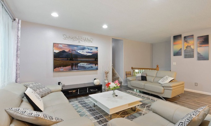 Eagan House | Relax with your family and friends at our peaceful home. Great Vacation Home!