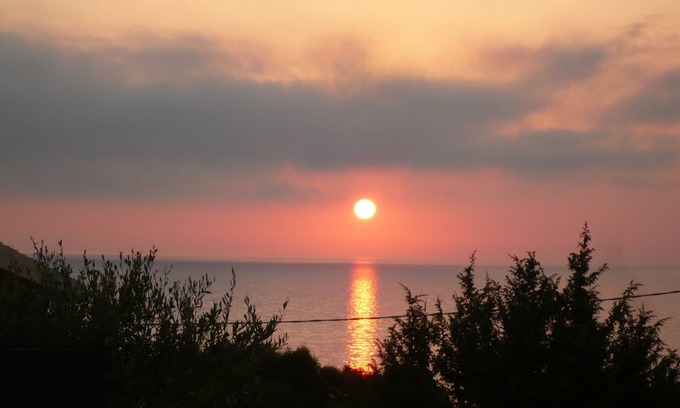 Porto Alabe House | Relaxation, tranquility, wi-fi, 5 minutes from the beach, cot, stroller, booster seat