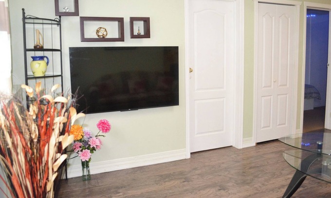 Coquitlam House | Relaxed and Homey 2-Bedroom/Full Bath Suite -Coquitlam, Douglas College, Lafarge