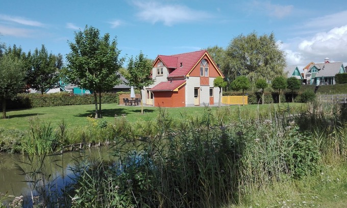 Hoofdplaat Villa | Relaxed by space, peace and nature