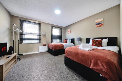 Reading Apartment | RELAXED CENTRAL HOUSE LOCATED IN WEST READING CLOSE TO TOWN CENTRE with FREE DRIVE WAY PARKING, WI FI & NETFLIX BY AI ESTATE GROUP