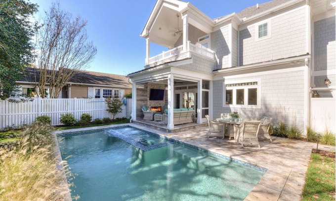 Country Club Estates House | Relaxed Coastal Escape: Walk to Beach, Private Pool, Perfect for Families!