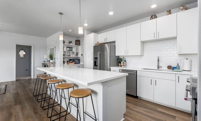 Ewa Apartment | Relaxed Island Living | Parking, Workspace, AC, WD