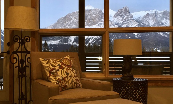 Canmore Condo | Relaxed Luxury with Inspiring Mountain Views