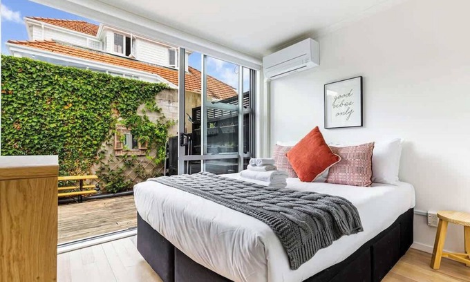 Ponsonby Apartment | Relaxing 1BR Hideaway in Herne Bay I Zodiak Stays
