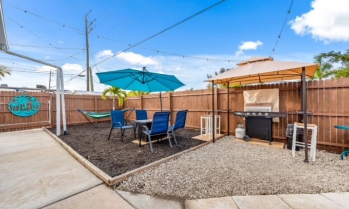 Iona House | Relaxing 2Bd, 2Ba home in Fort Myers, close to the beach! Sleeps 6