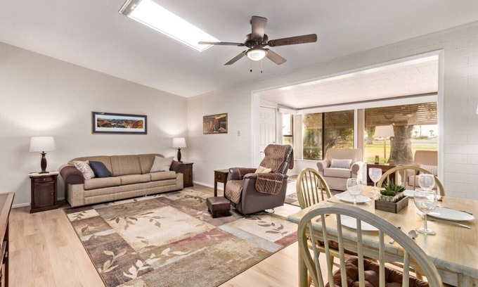 Sun City House | Relaxing 2BR+Den Golf Retreat with Backyard & BBQ